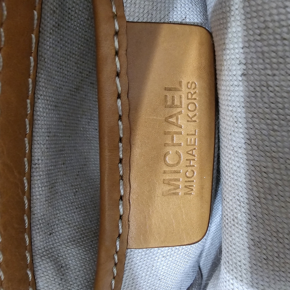 Vintage Authentic Michael Kors Sachel - Picture 14 of 16